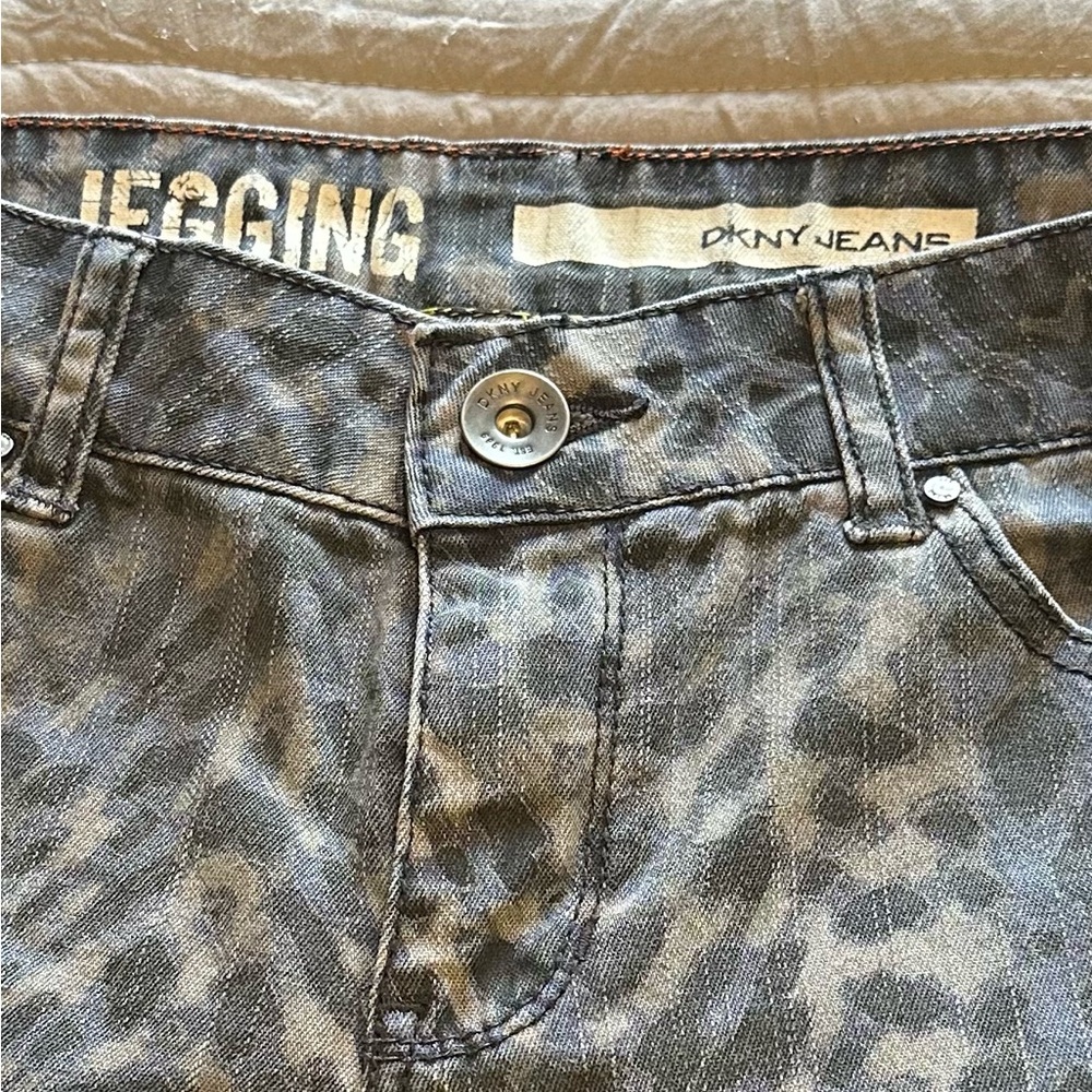 DKNY Gray/black Leopard Print Women's jeggings size 8